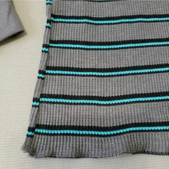 Lot of 2 MENS Waffle Thermal Shirt Crewneck Gray Blue Stripe M - Picture 7 of 7